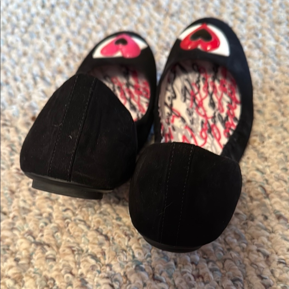 Karl Lagerfeld Black and Pink Heart Women's Flats - Picture 3 of 3